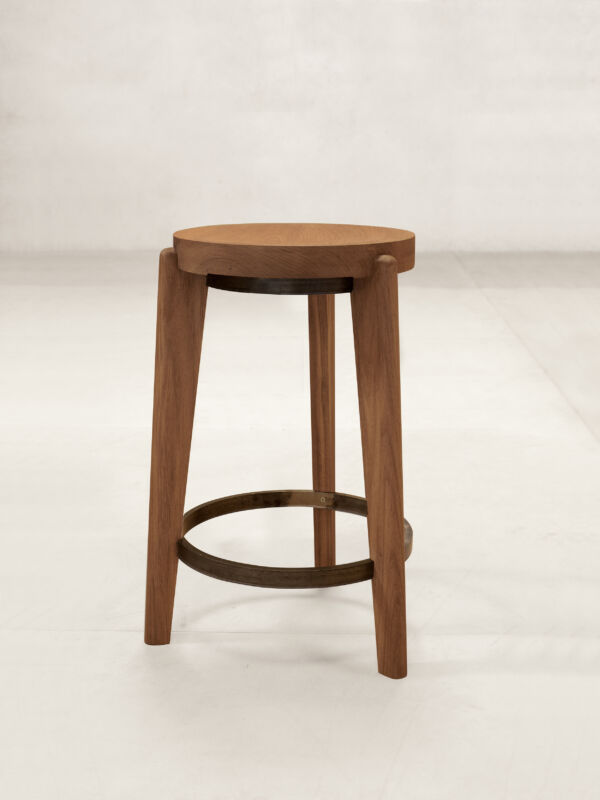00 Counter Steel Ring Stool Isometric Preview