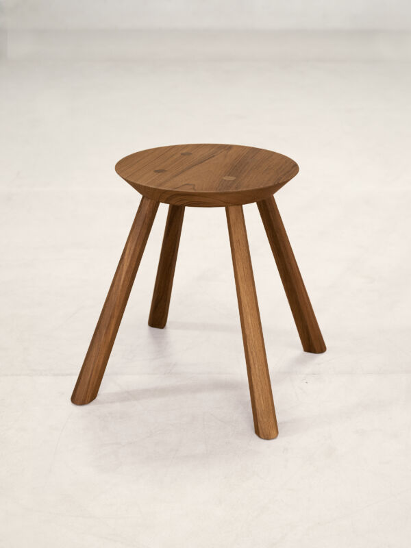 02 DW Stool Natural Standard Isometric