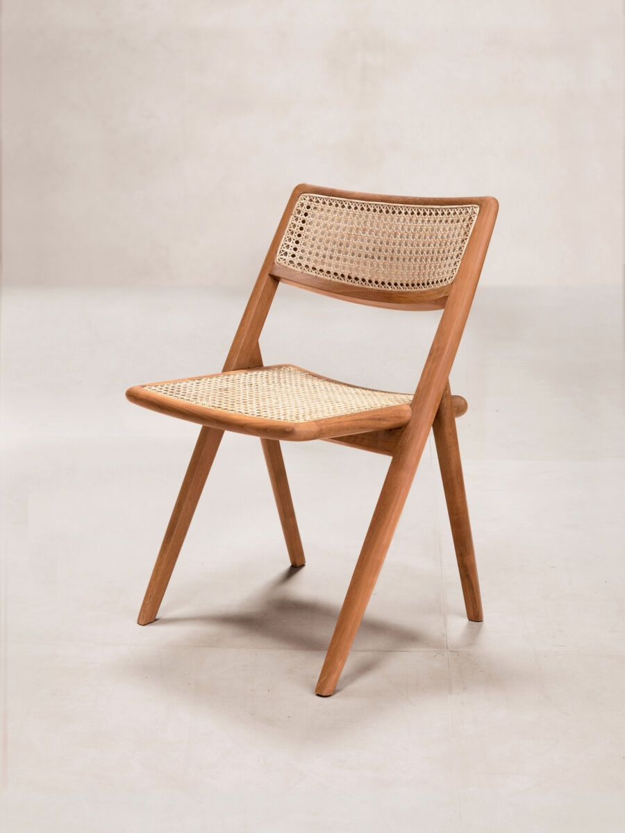 01 Mungaru Dining Chair Isometric Light