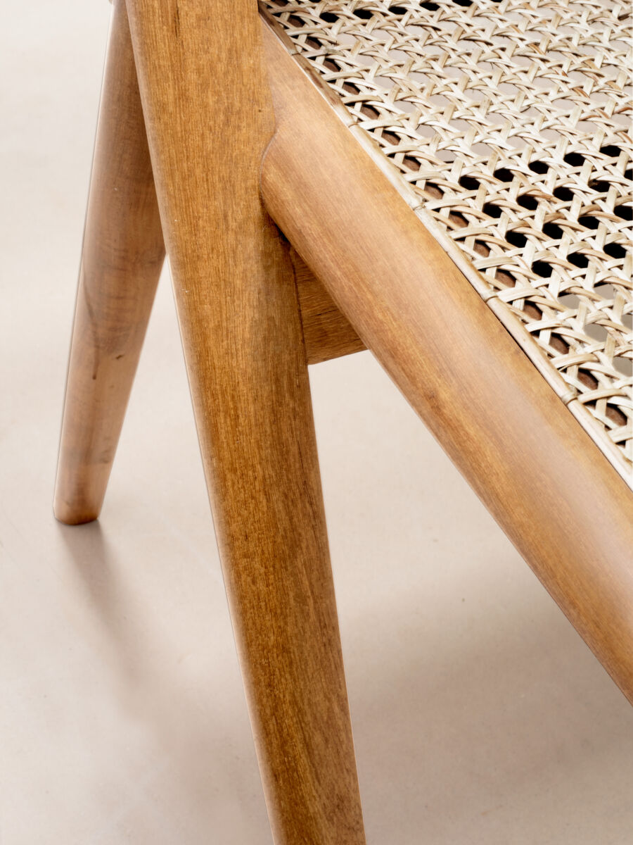 04 Mungaru Dining Chair Detail A Light v2