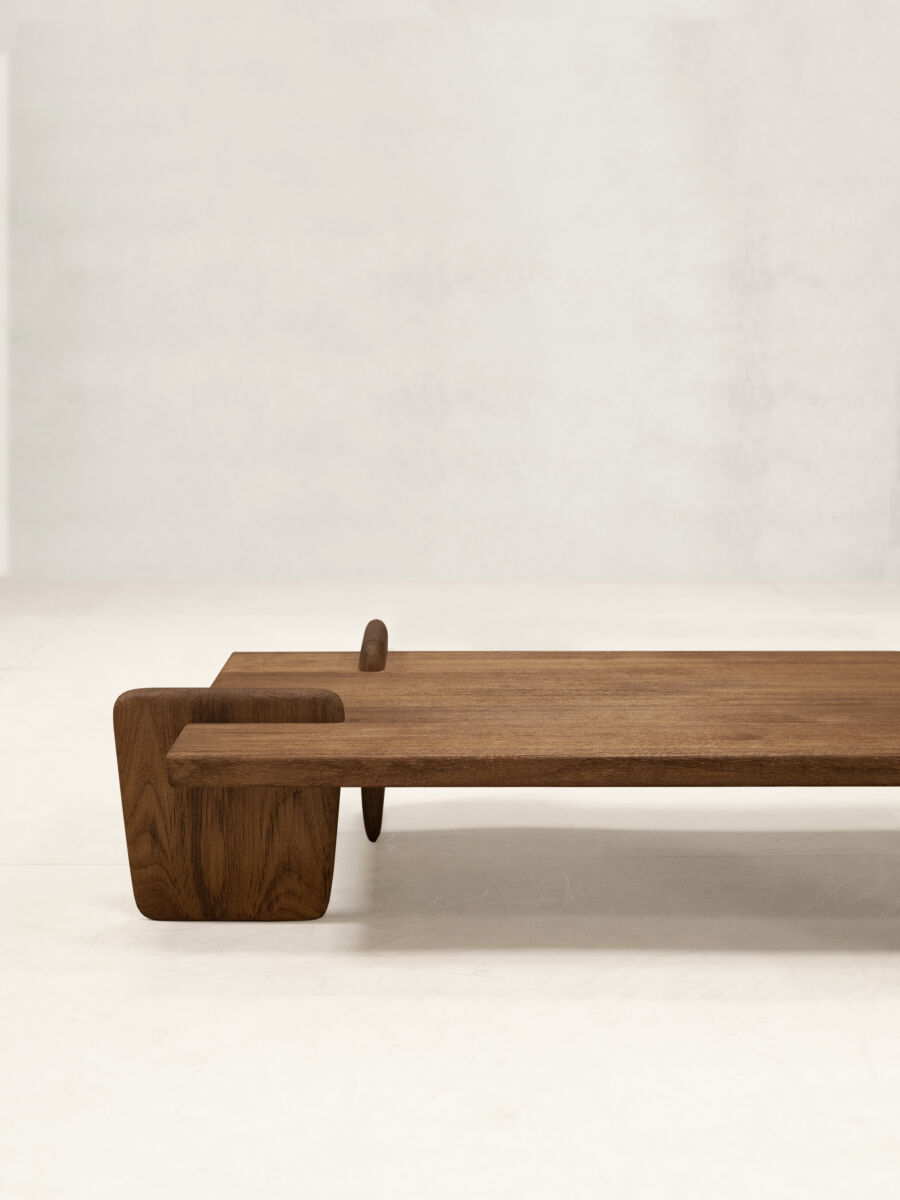 03 Coffee Table Front