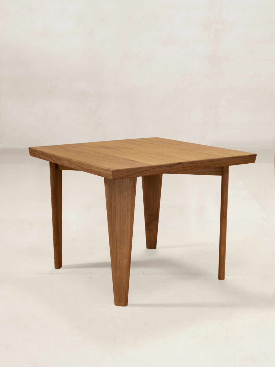 03 Square Table Standrad Isometric