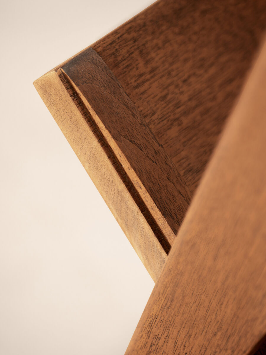 Magazine Rack Corner Detail