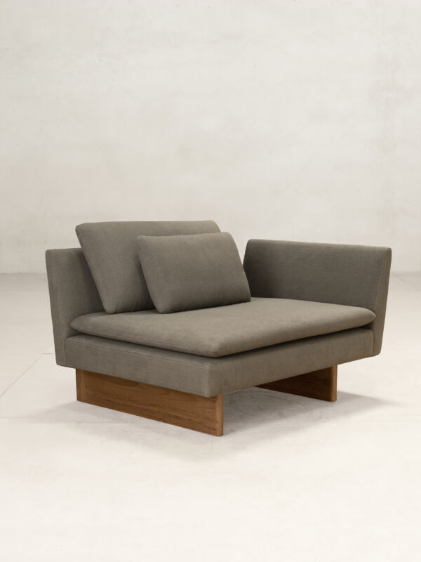 08 X L Modular Sofa Right Arm Isometric