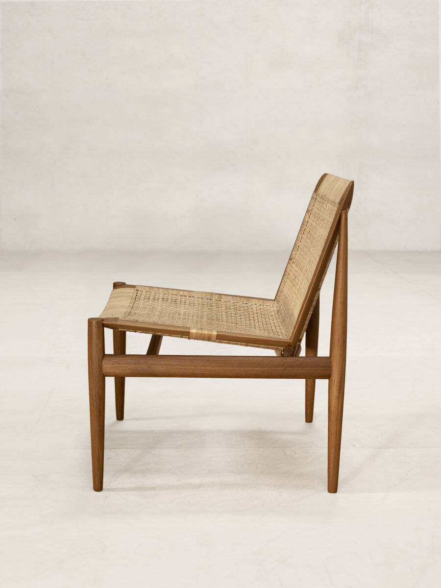 03 Tan Mod Chair 0 Arm Side