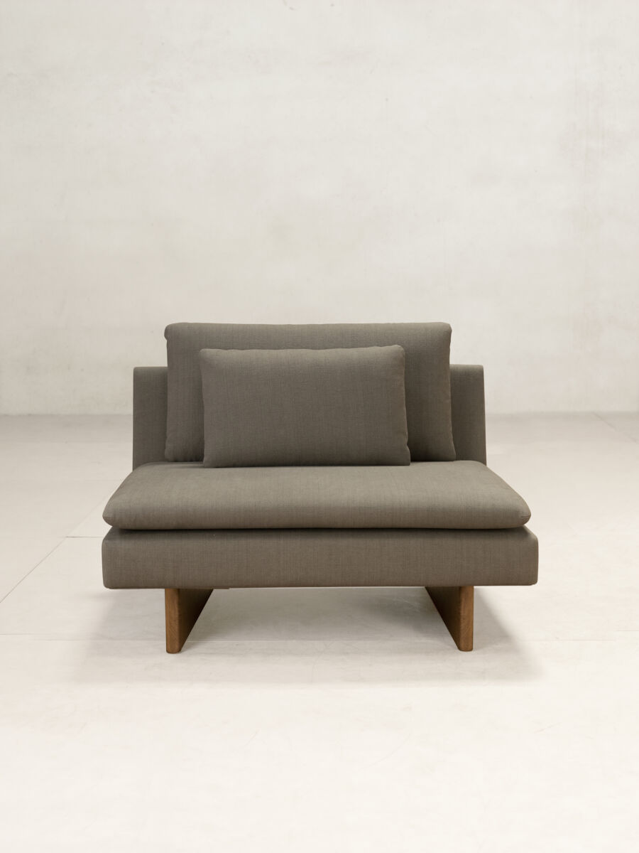 03 X L Modular Sofa 0 Arm Front