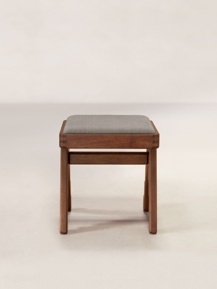 01 Teak Ottoman Front Profile