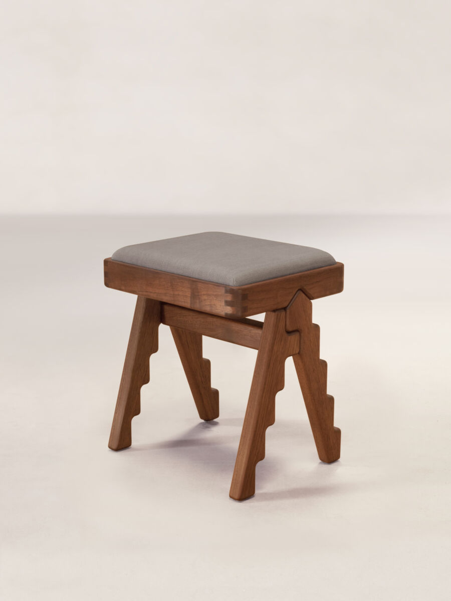 02 Teak Ottoman Isometric