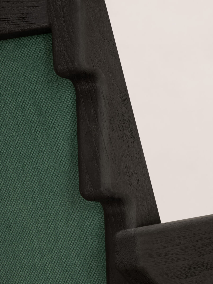 04 Black Chair Detail Back