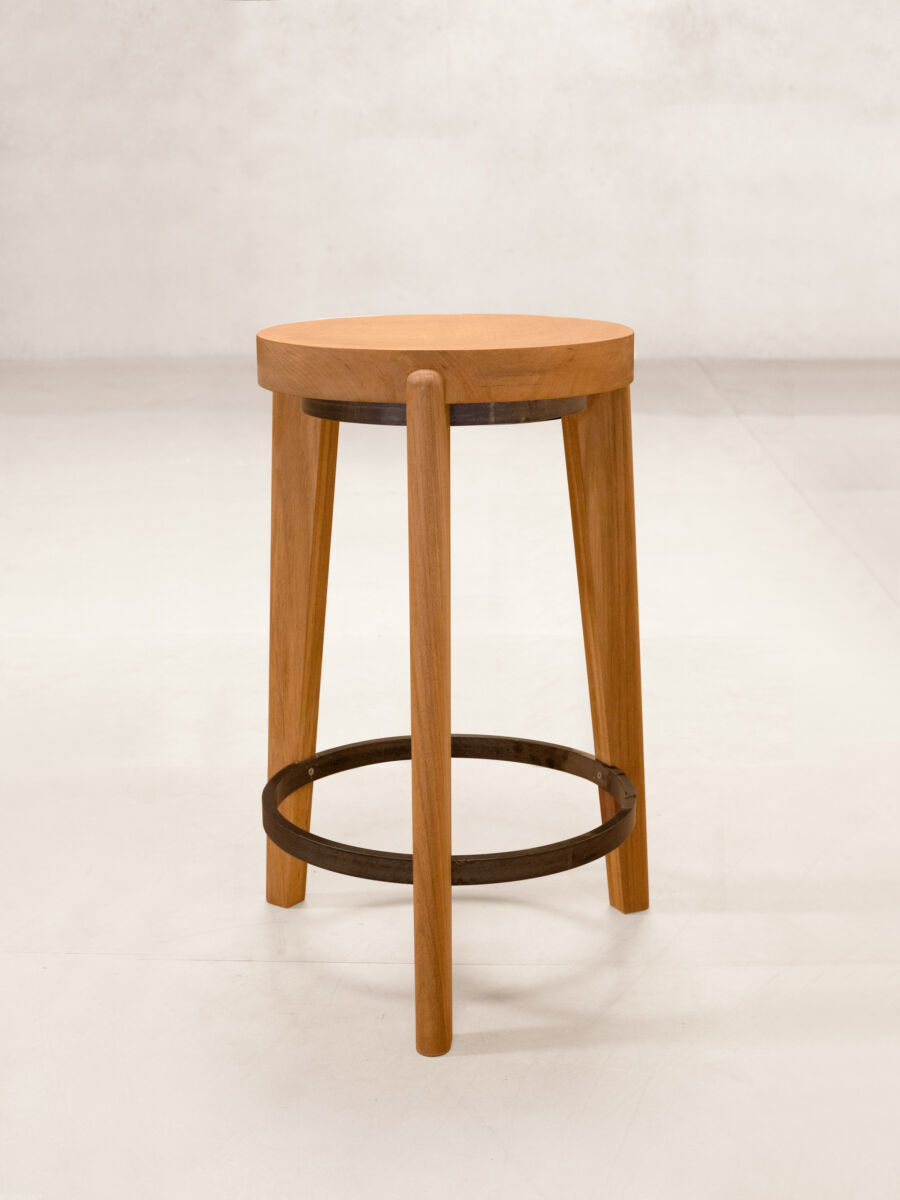 02 Counter Steel Ring Stool Front Natural Teak
