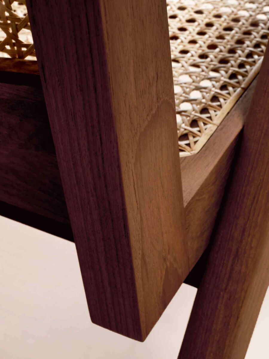 05 EC Detail B Dark Stain