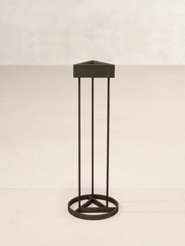 01 Ashtray Stand AR Black Back