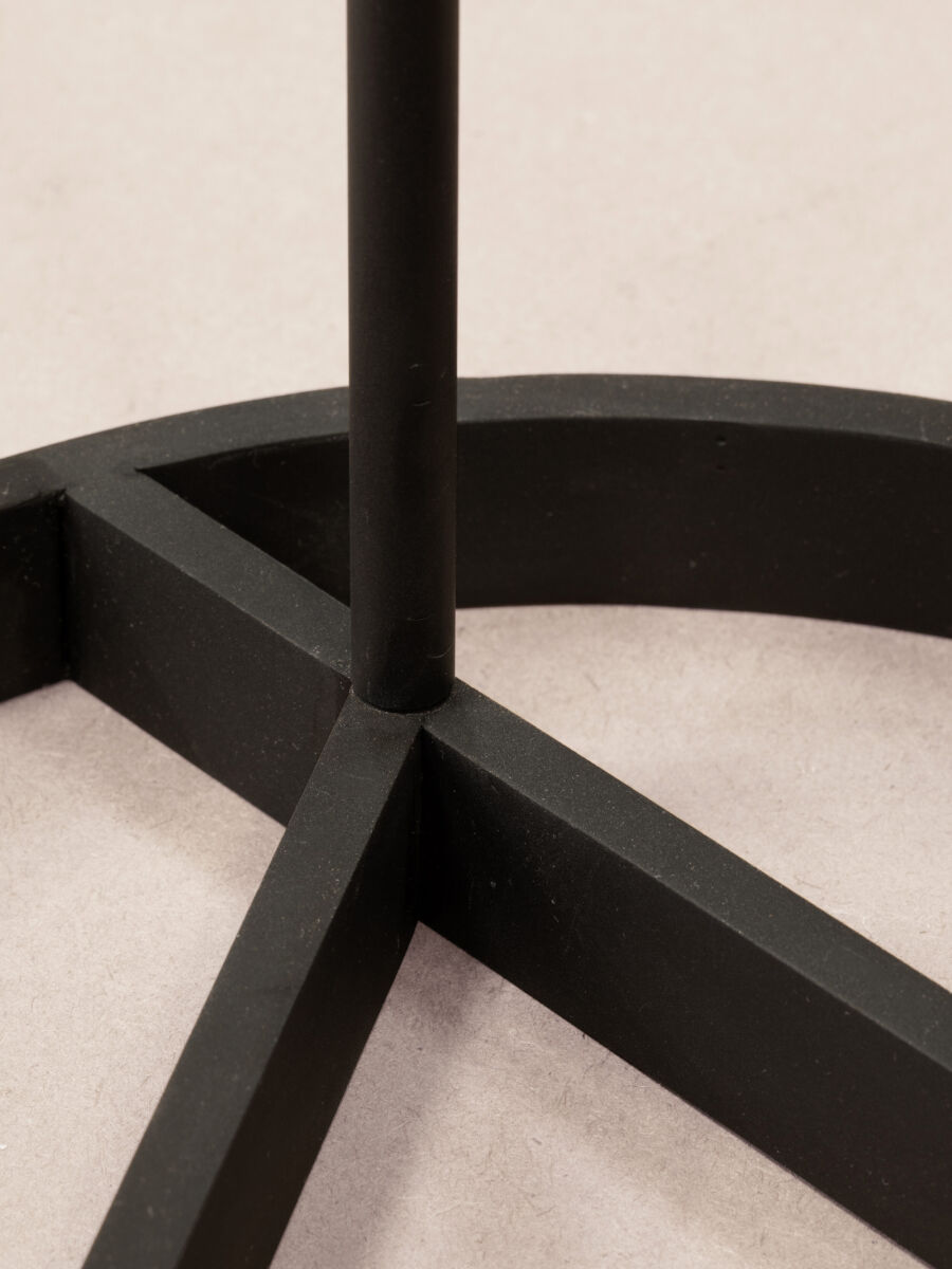 04 Ashtray Stand Black Base