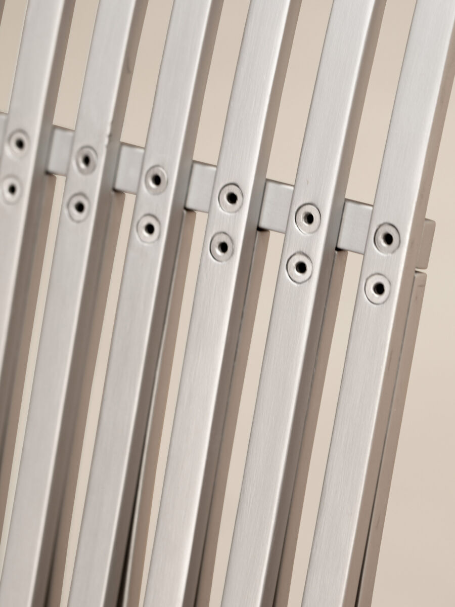 06 K Metal Chair Detail Back