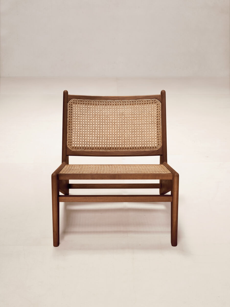 01 Kangaroo Natural Standard Front Dark Stain