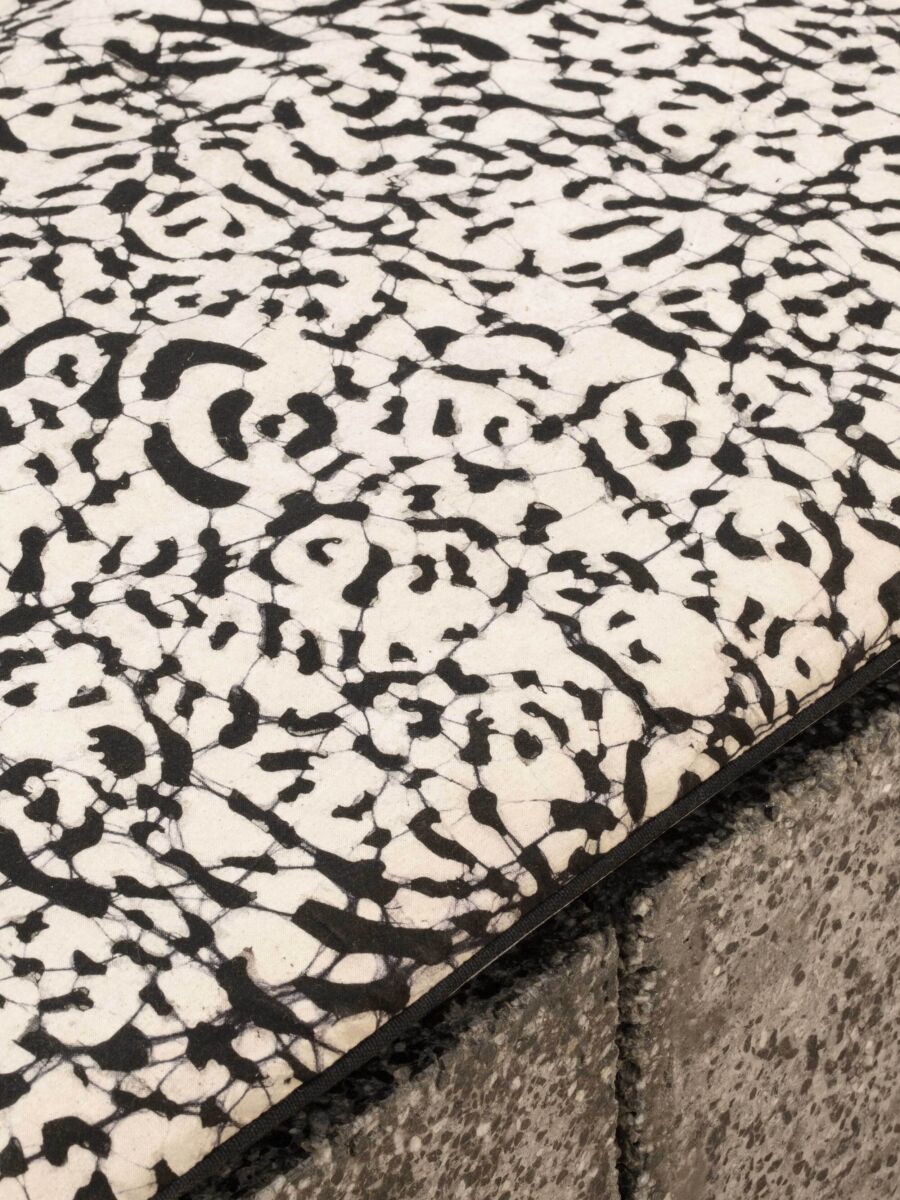 05 Leopold Seat Detail Top