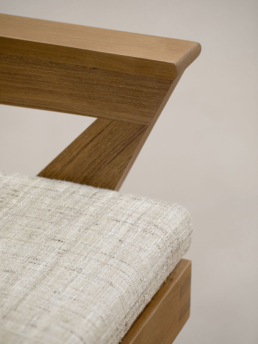 04 AP Lounge Chair Detail 1