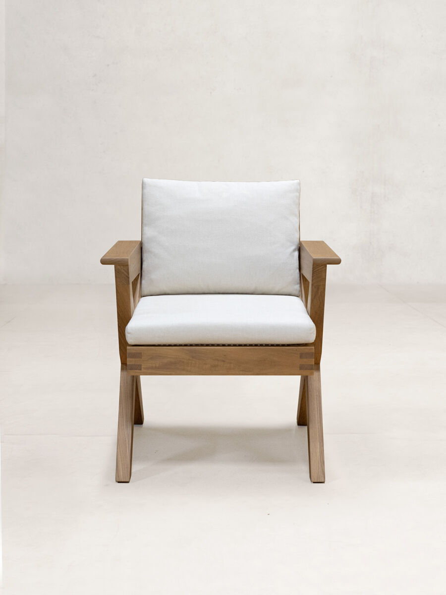 07 AP Lounge Chair Front Natural