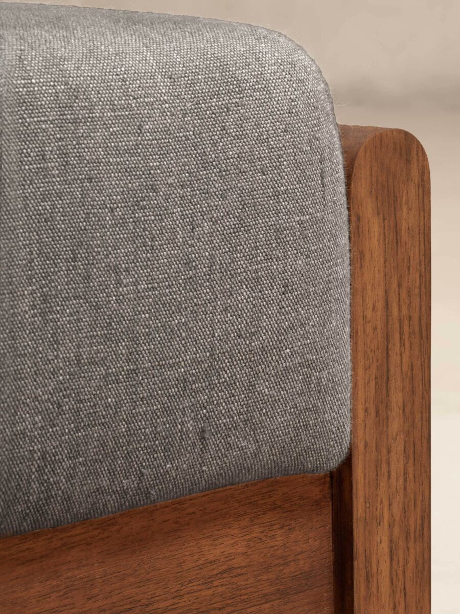 05 Small Ottoman Detail Seat