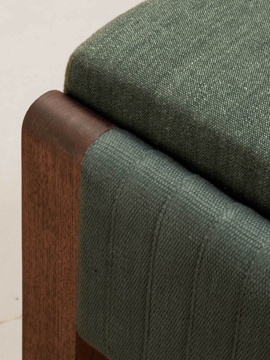 05 Large Ottoman Detail Back