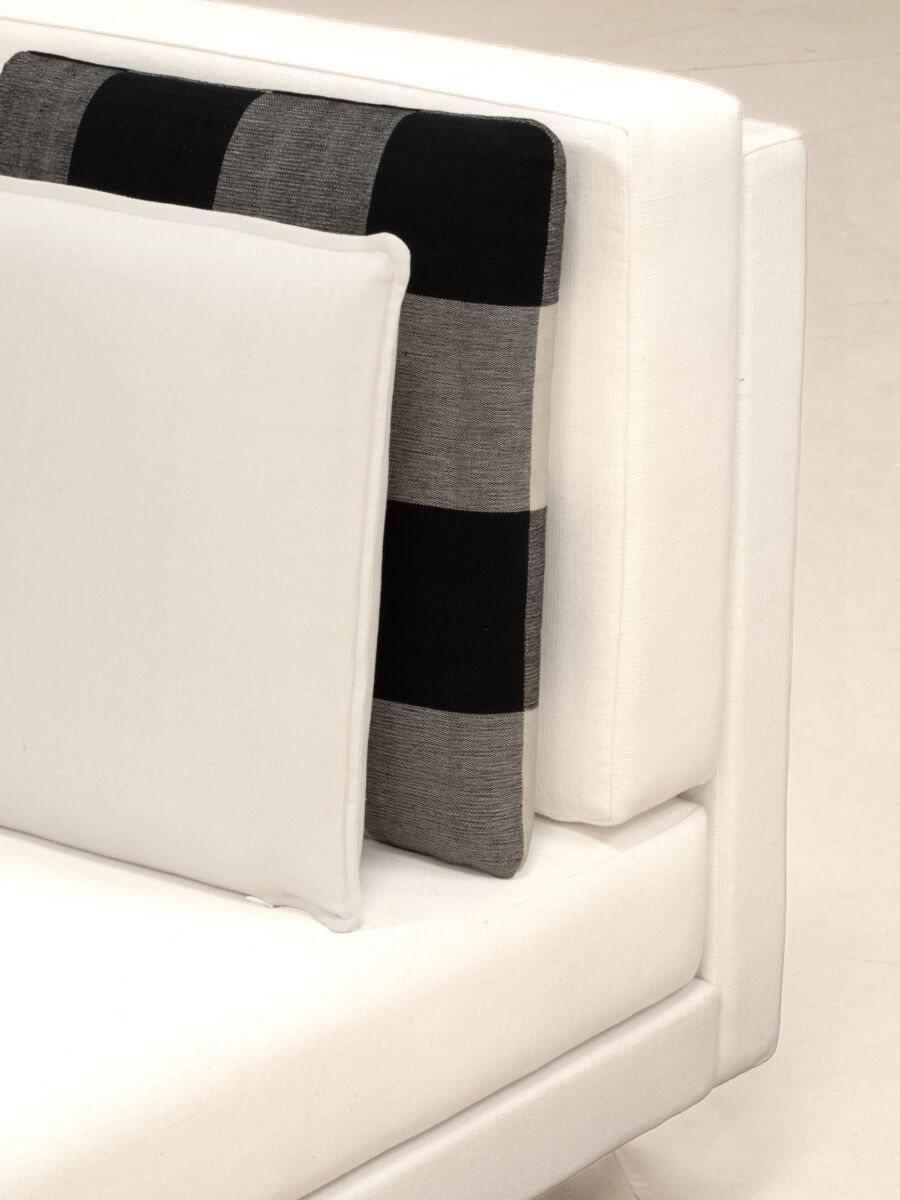 05 GB White Sofa Detail Seat