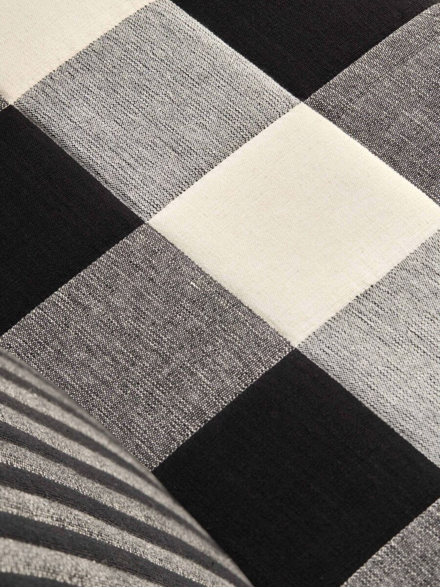 07 No 11 Sofa Seat Detail