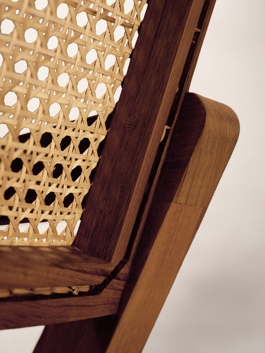 04 OC X Chair Derail A Dark Stain