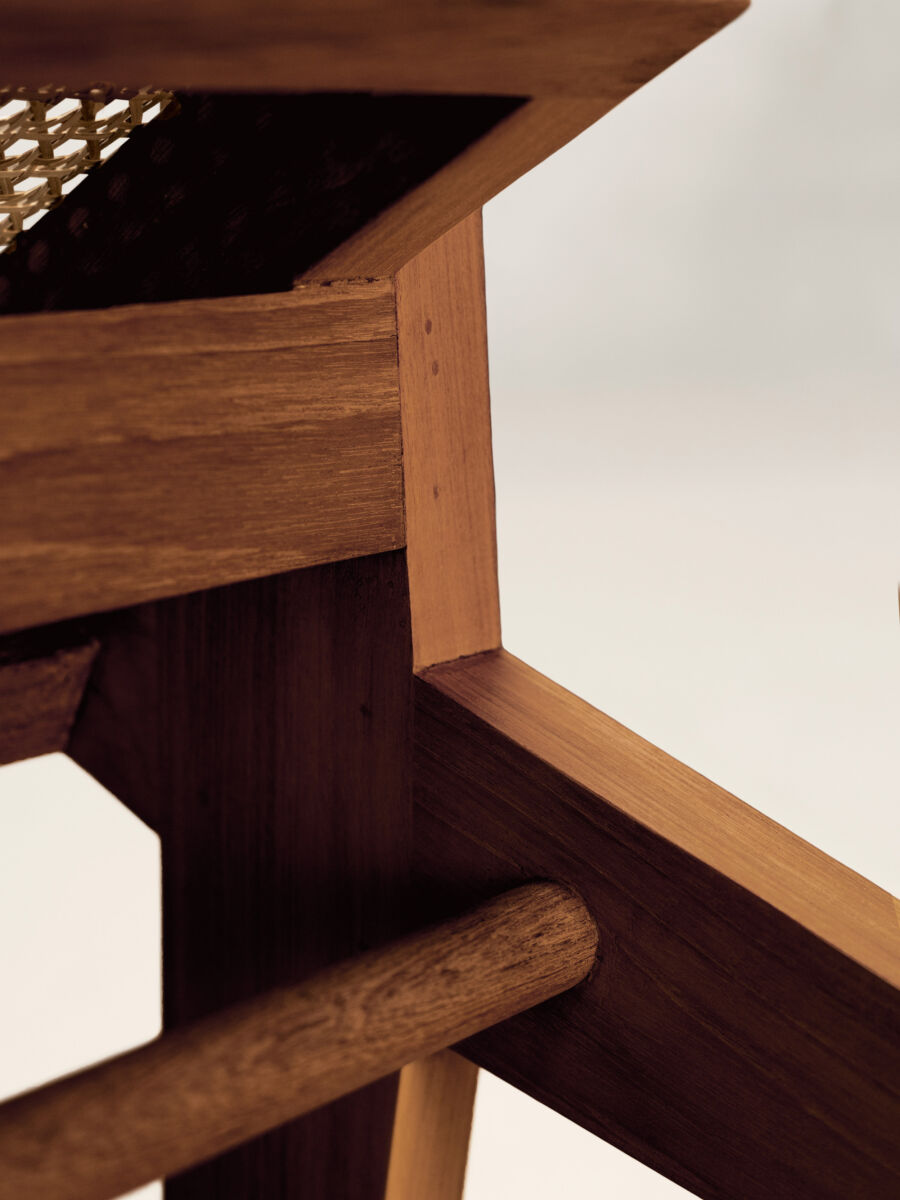 05 OC X Chair Derail B Dark Stain