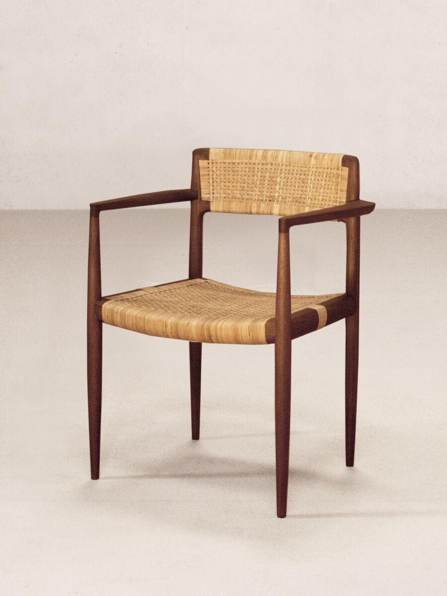 01 Isometric Tangali Dining Chair Both Arms DS