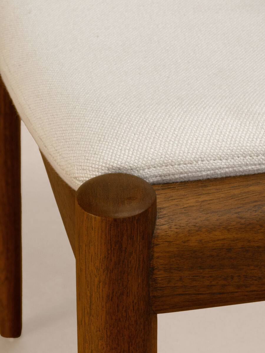 07 Tangali UADC Detail Seat Leg