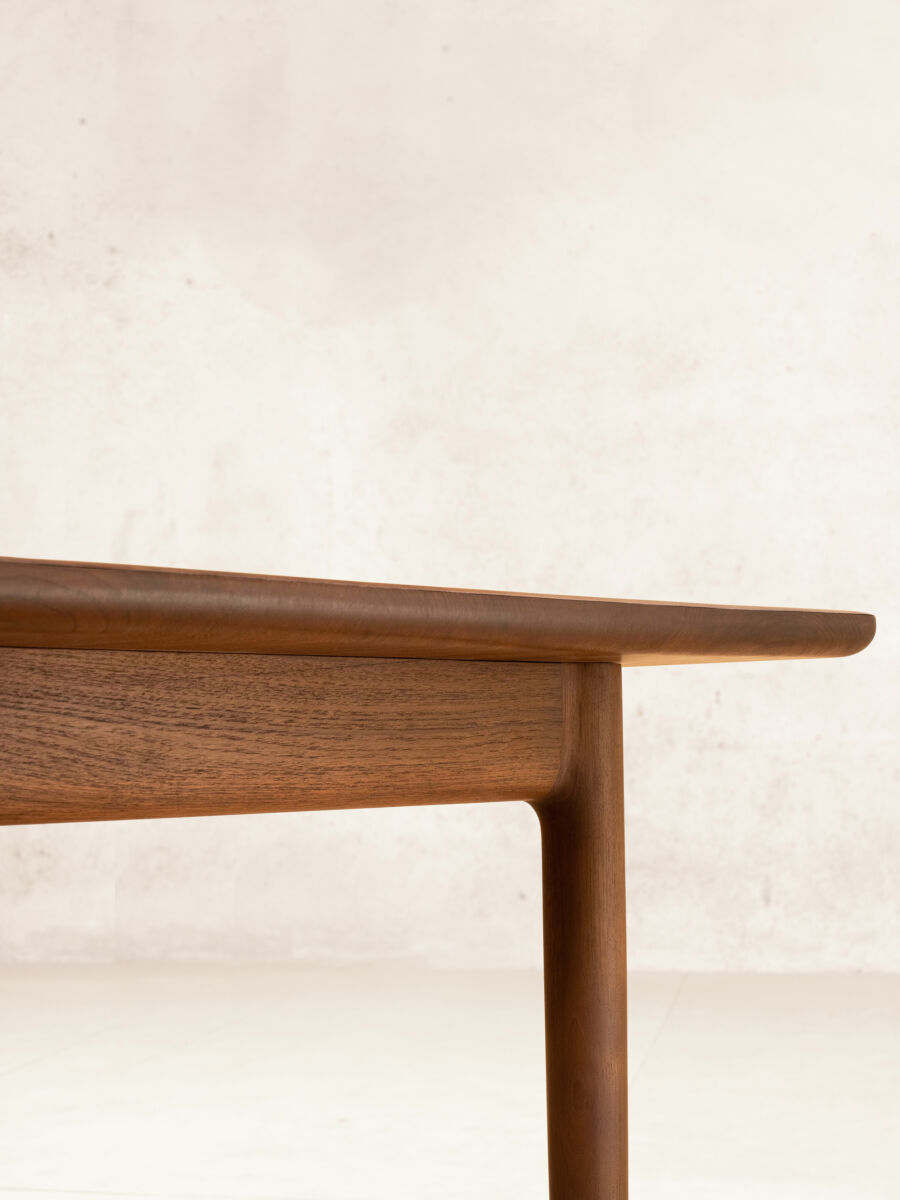 04 Tangali DT Detail Table Top