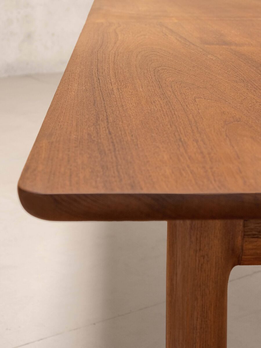06 Tangali DT Detail Table Edge