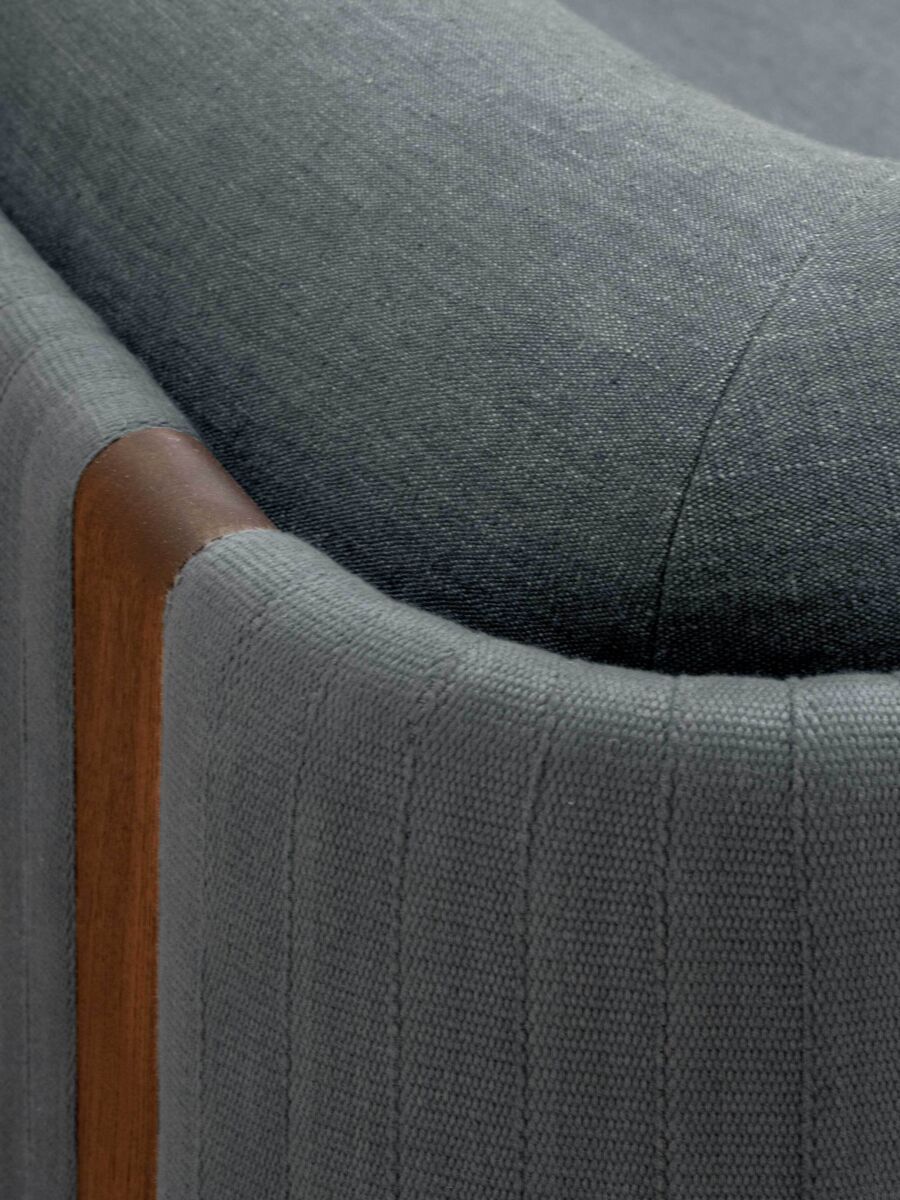 06 3 Seater Blue Detail Stitch