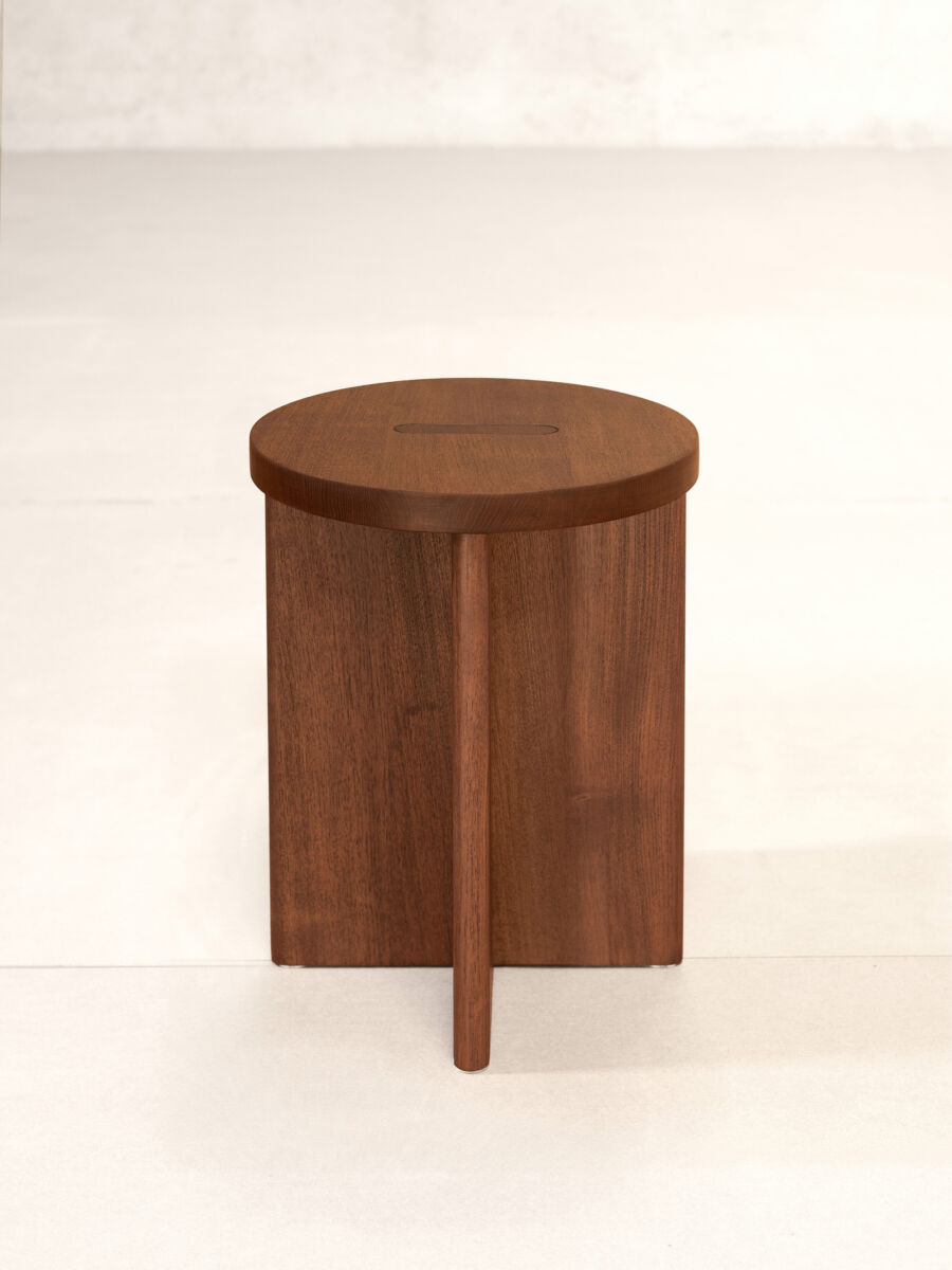 04 Teak Round Stool Front