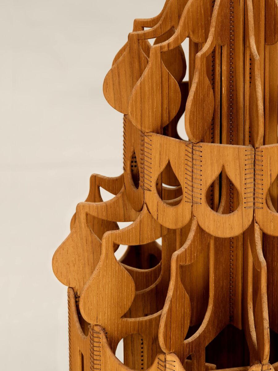 02 Unfolding Wooden Crown Detail